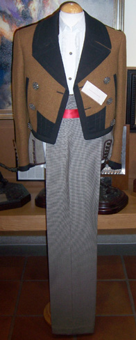 Traje corto